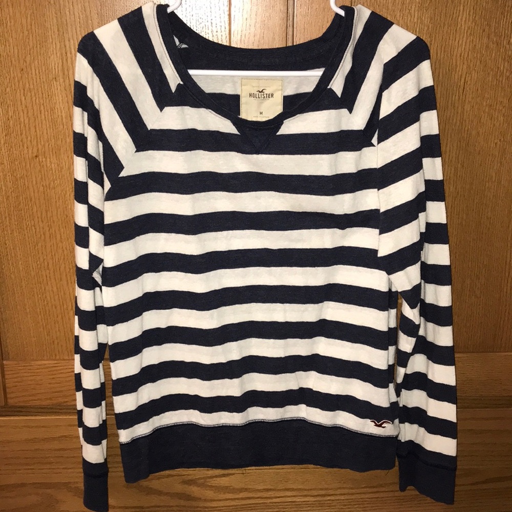 Navy blue and white Hollister long sleeve